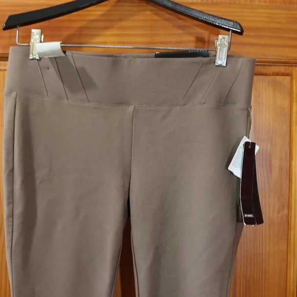 One 5 One Taupe Leggings - Picture 2 of 9